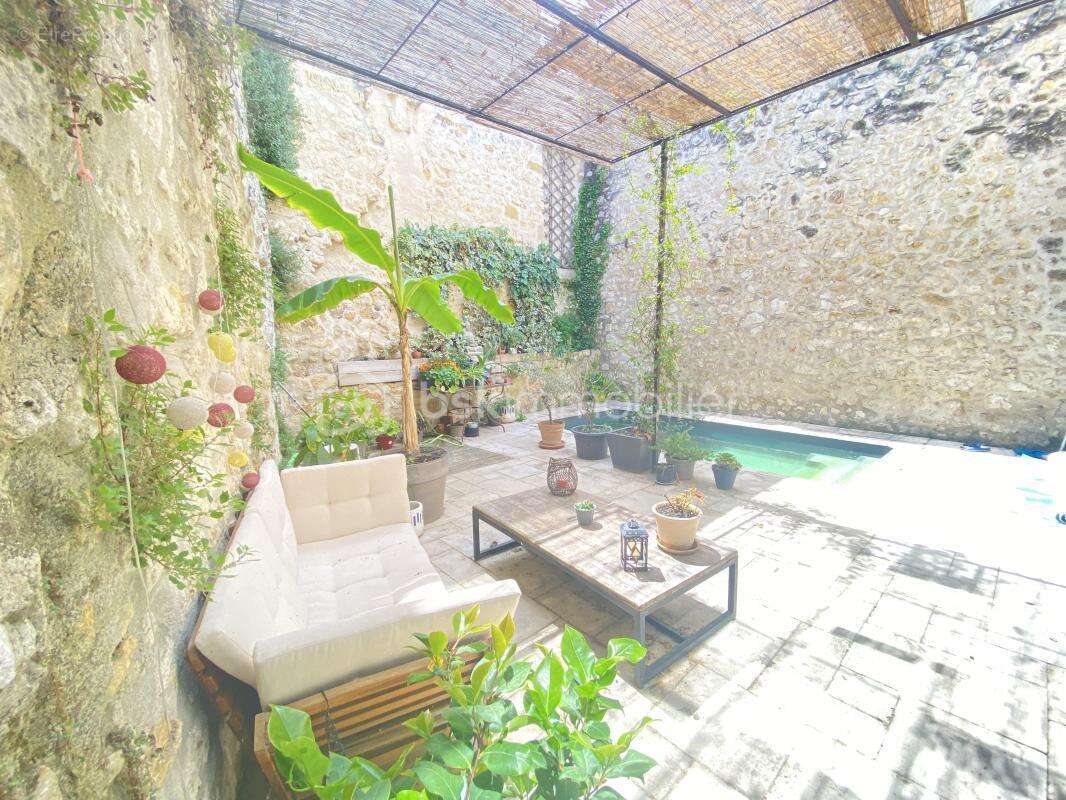 Maison à SAINT-CANNAT