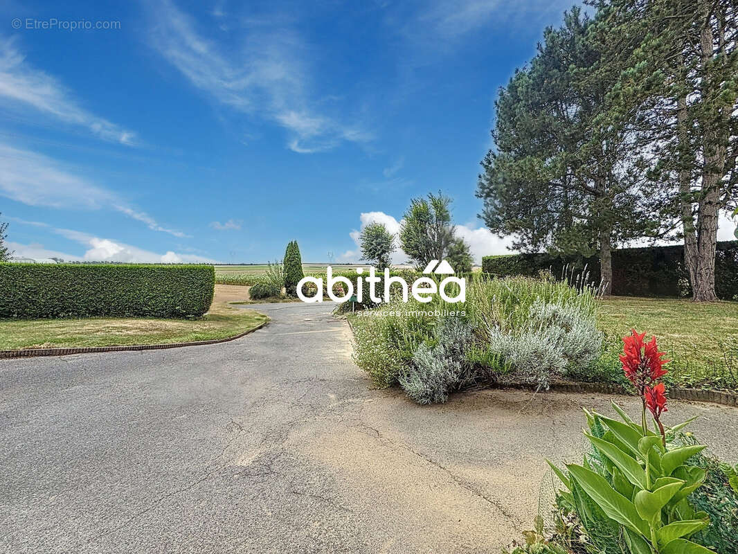 Maison à IZEL-LES-HAMEAUX