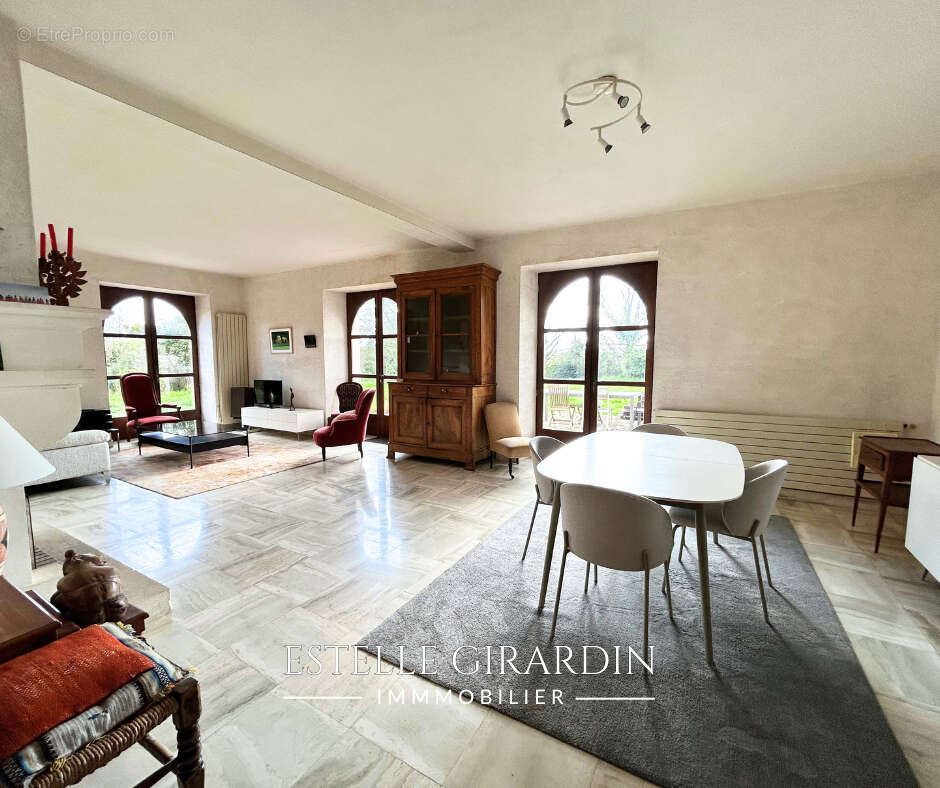 Maison à LA CHAPELLE-SUR-ERDRE