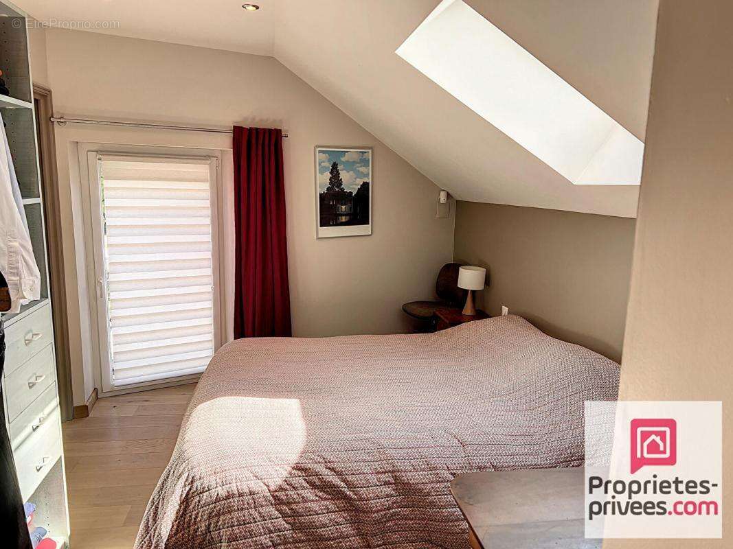 Maison à LE PERRAY-EN-YVELINES