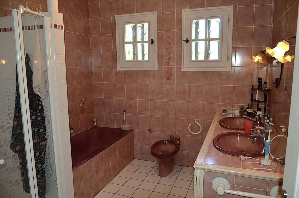 Maison à MALATAVERNE