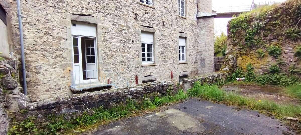 Appartement à LA SEAUVE-SUR-SEMENE