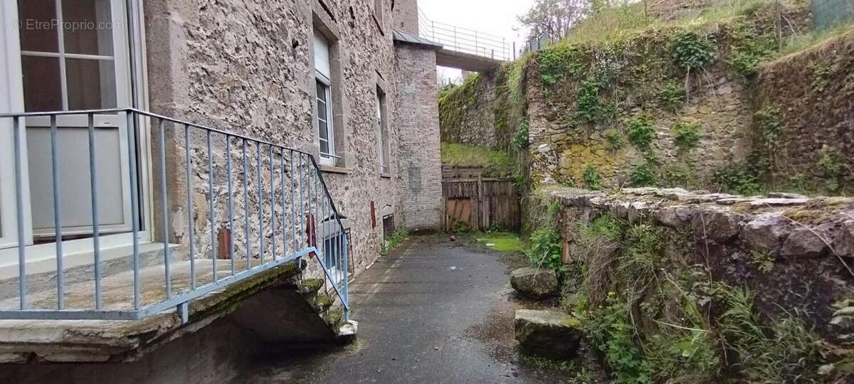 Appartement à LA SEAUVE-SUR-SEMENE