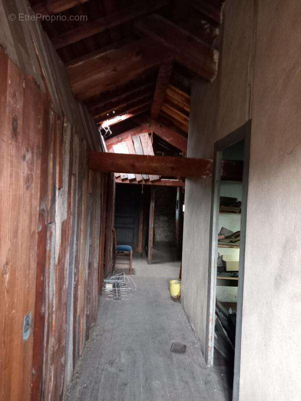 Appartement à DUNIERES