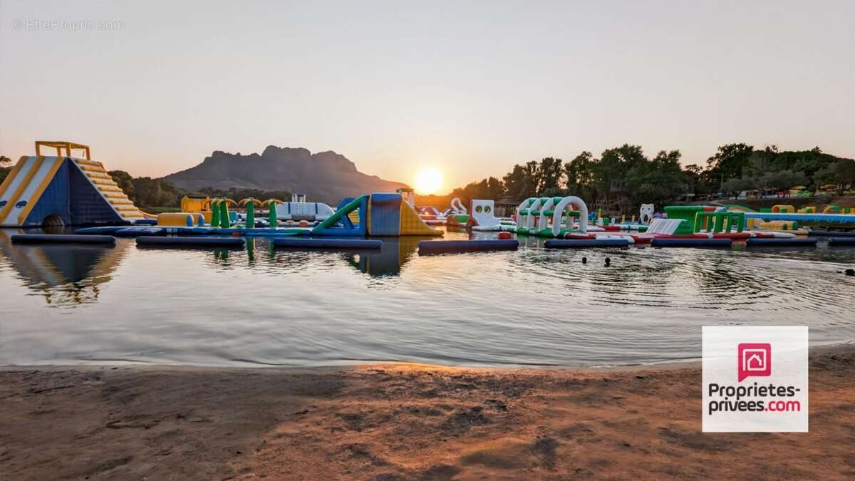 Appartement à ROQUEBRUNE-SUR-ARGENS