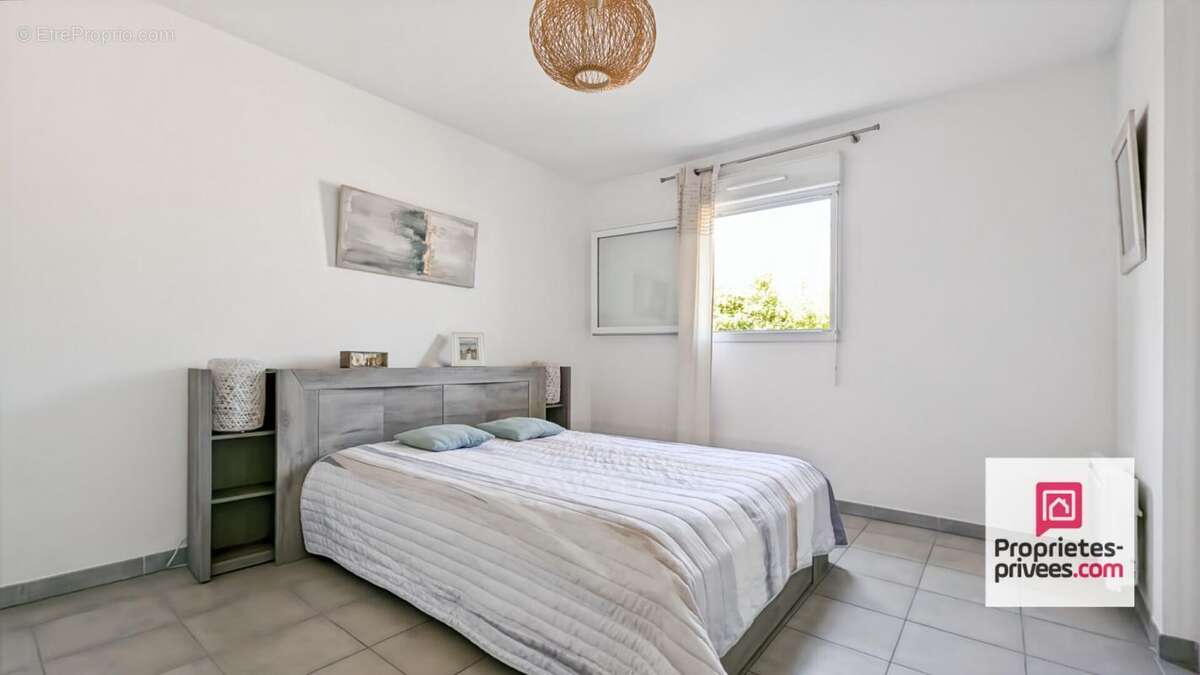 Appartement à ROQUEBRUNE-SUR-ARGENS