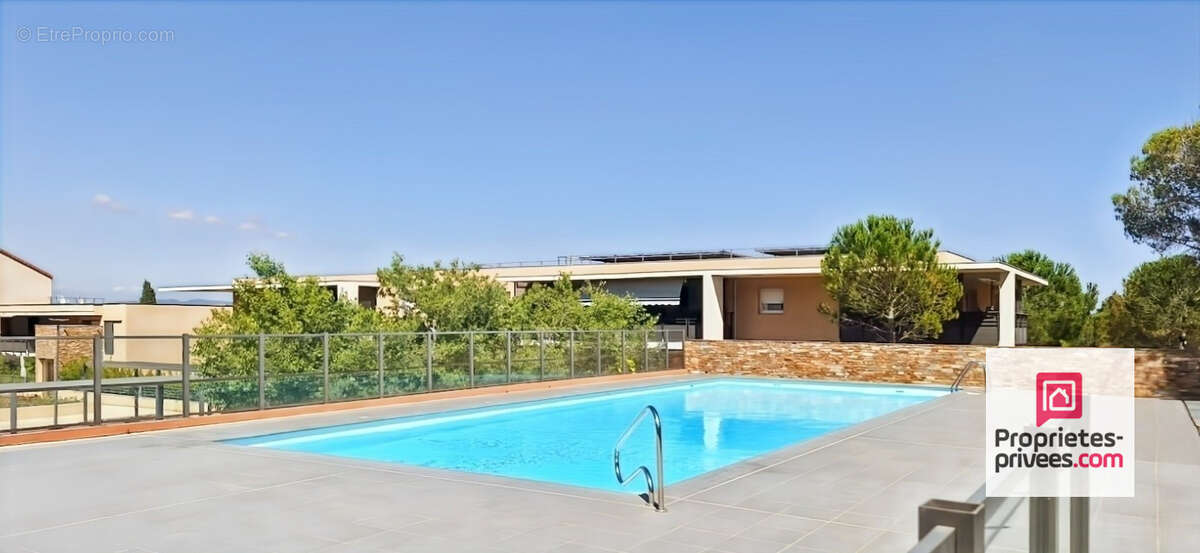 Appartement à ROQUEBRUNE-SUR-ARGENS