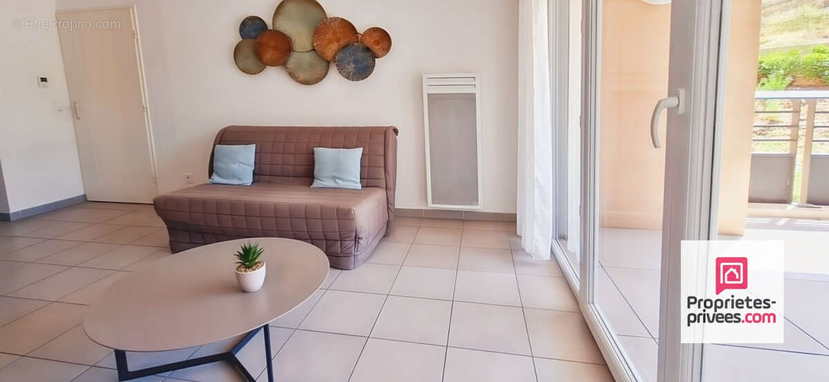 Appartement à ROQUEBRUNE-SUR-ARGENS