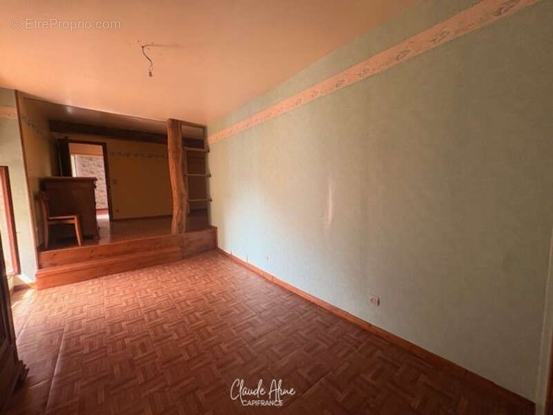 Maison à THIN-LE-MOUTIER