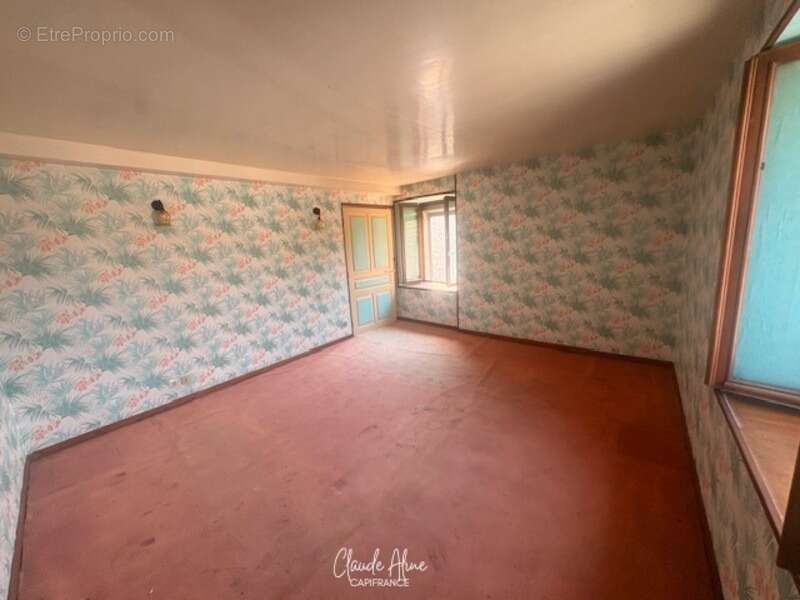 Maison à THIN-LE-MOUTIER