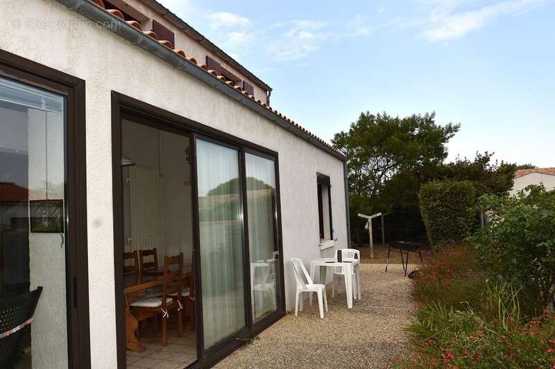 Maison à LA BREE-LES-BAINS