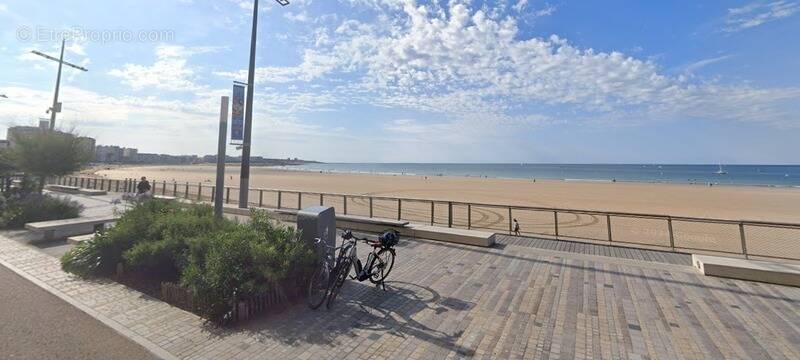 Commerce à LES SABLES-D&#039;OLONNE