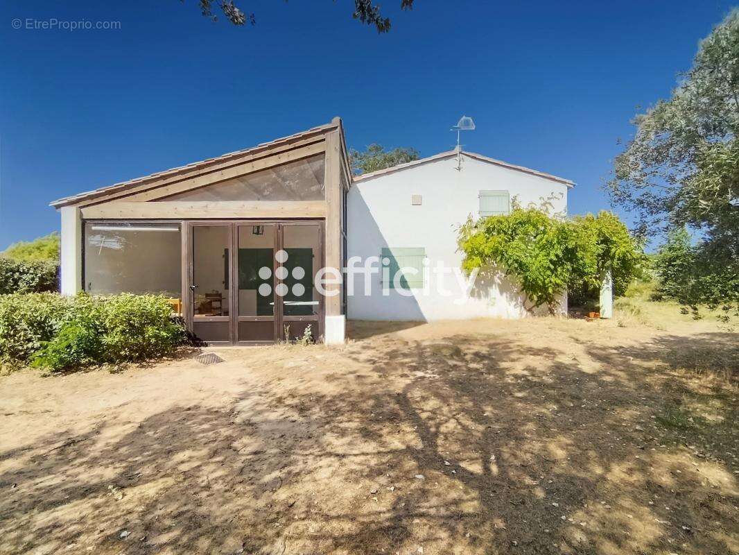 Maison à LES PORTES-EN-RE