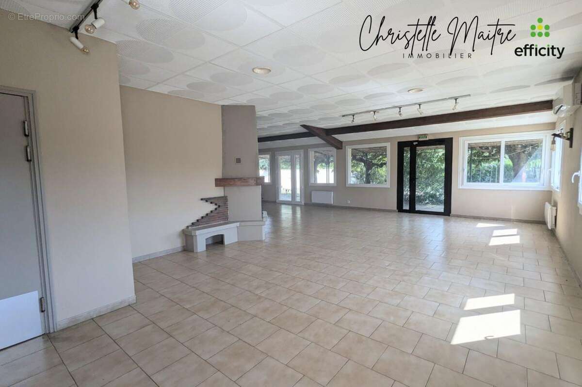 Maison à SAINT-MARTIN-DE-CRAU