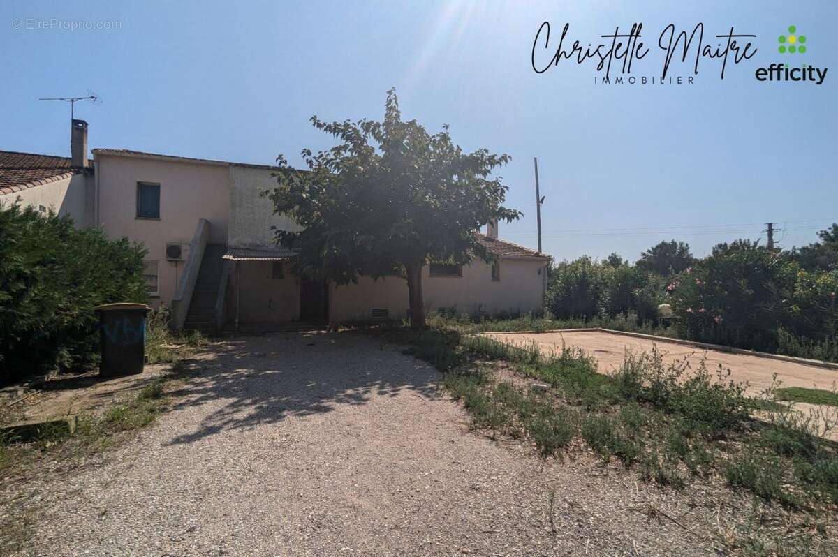 Maison à SAINT-MARTIN-DE-CRAU