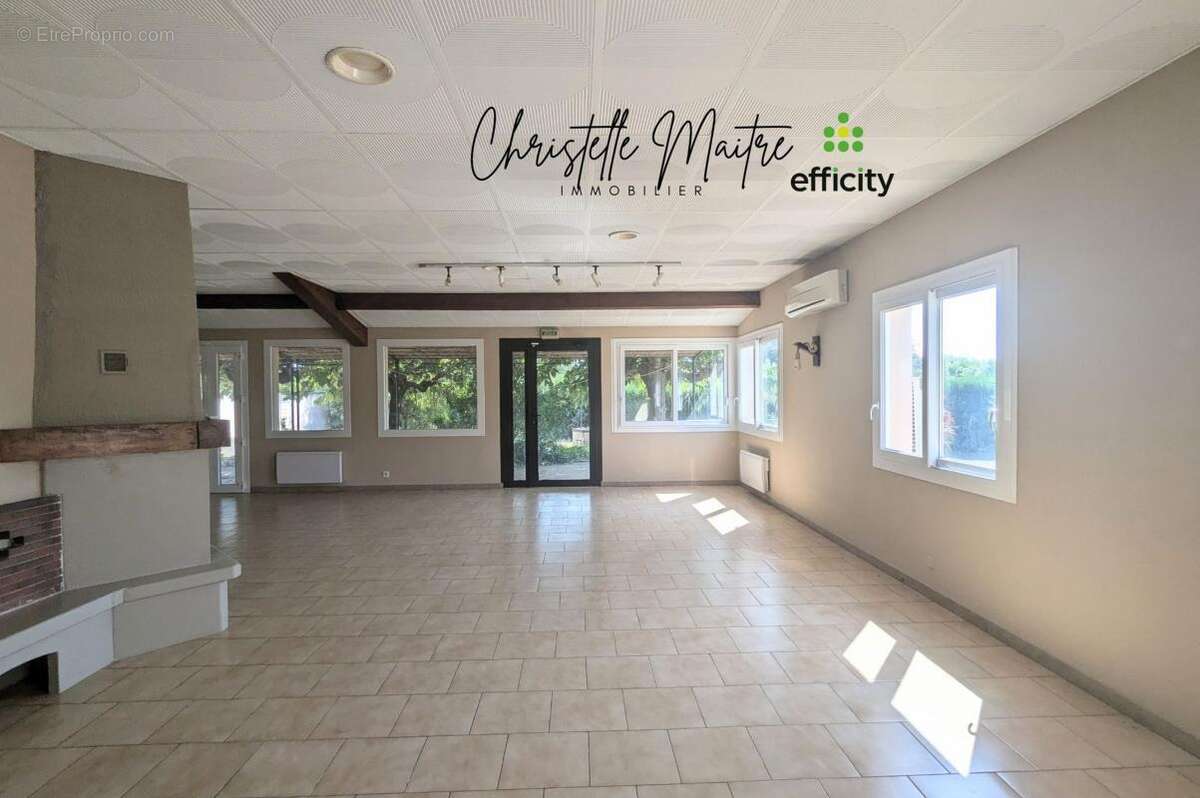 Maison à SAINT-MARTIN-DE-CRAU