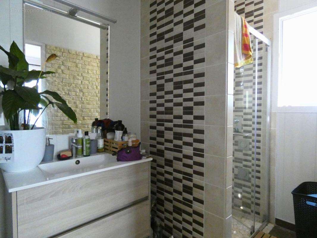 Maison à SAINT-GENES-DE-FRONSAC