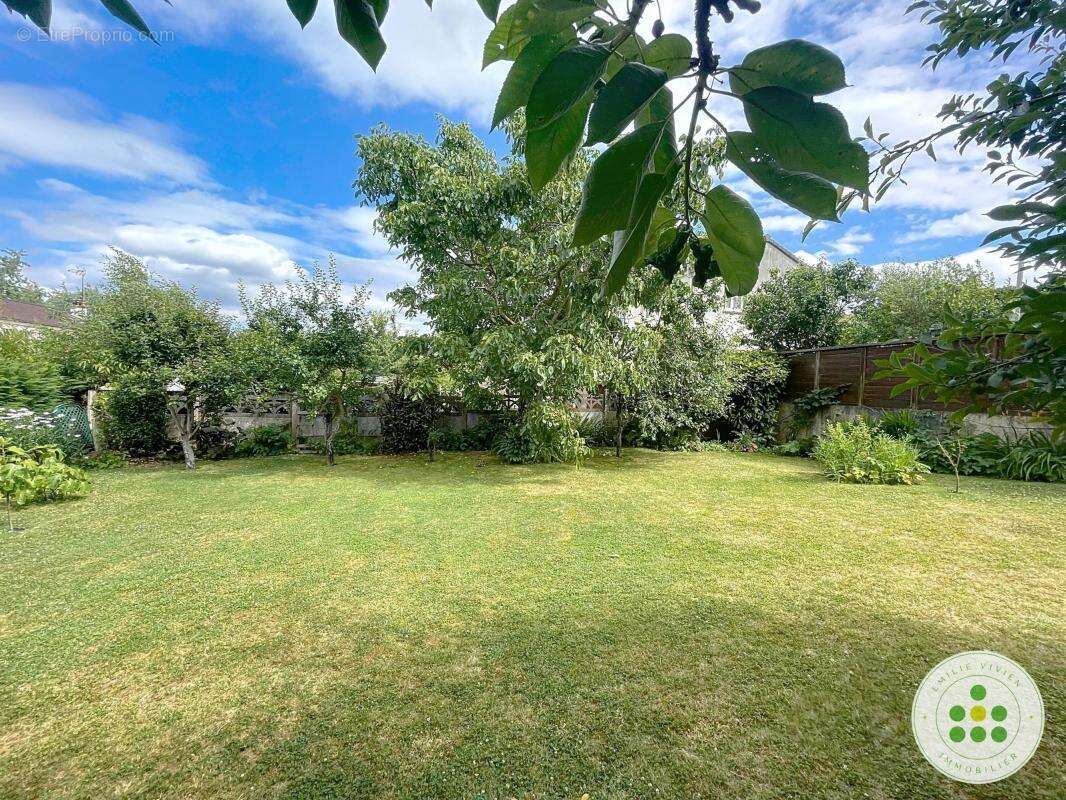 Maison à FONTENAY-LE-FLEURY