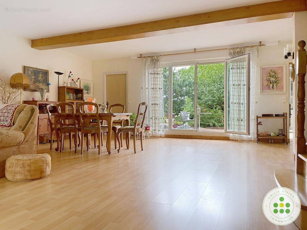 Maison à FONTENAY-LE-FLEURY