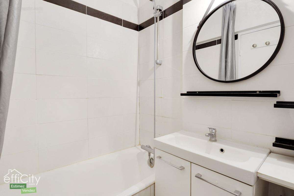 Appartement à PARIS-18E