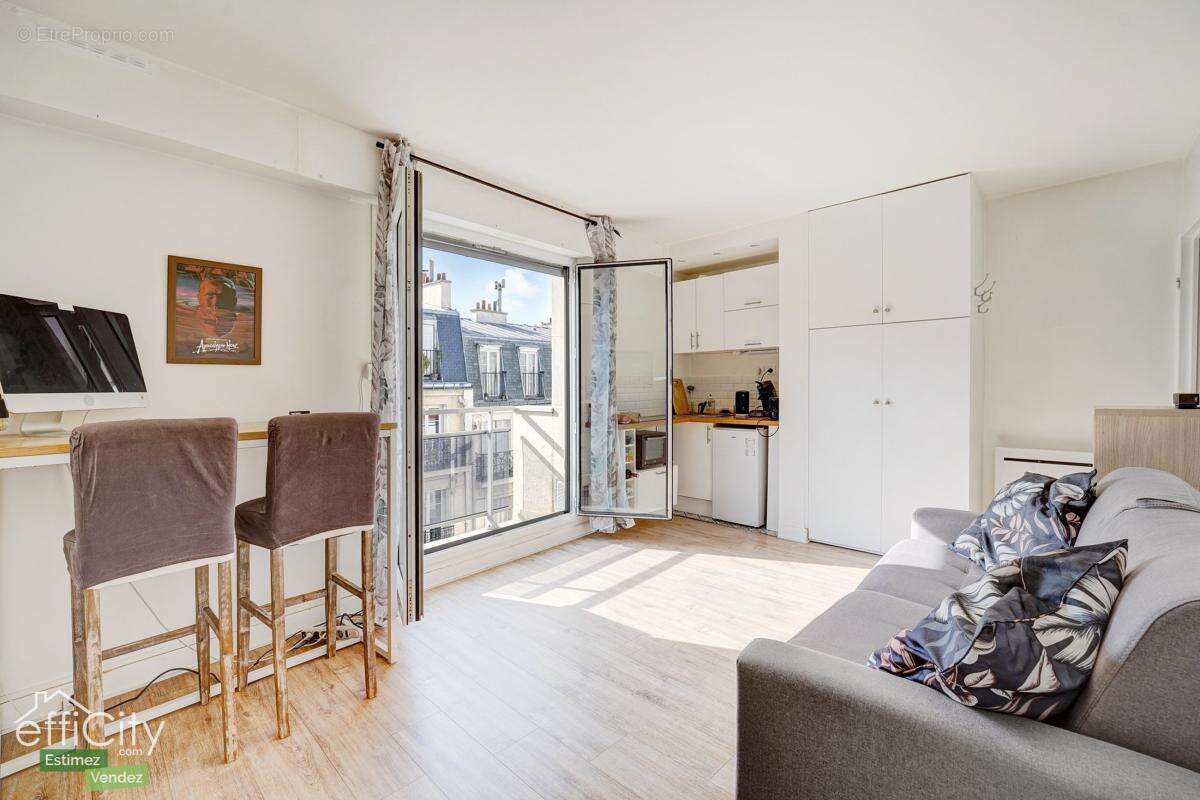 Appartement à PARIS-18E