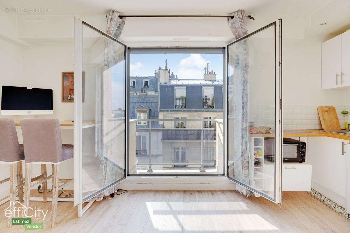 Appartement à PARIS-18E