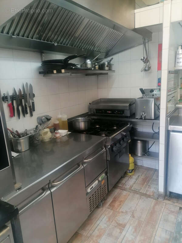 Commerce à LA ROQUETTE-SUR-SIAGNE