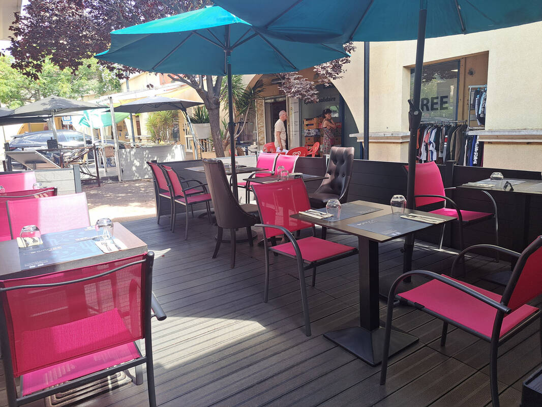 Commerce à LA ROQUETTE-SUR-SIAGNE