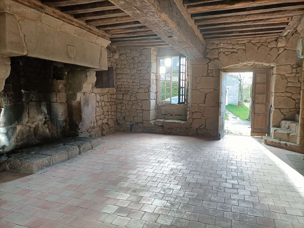 Maison à MAGNY-LE-DESERT