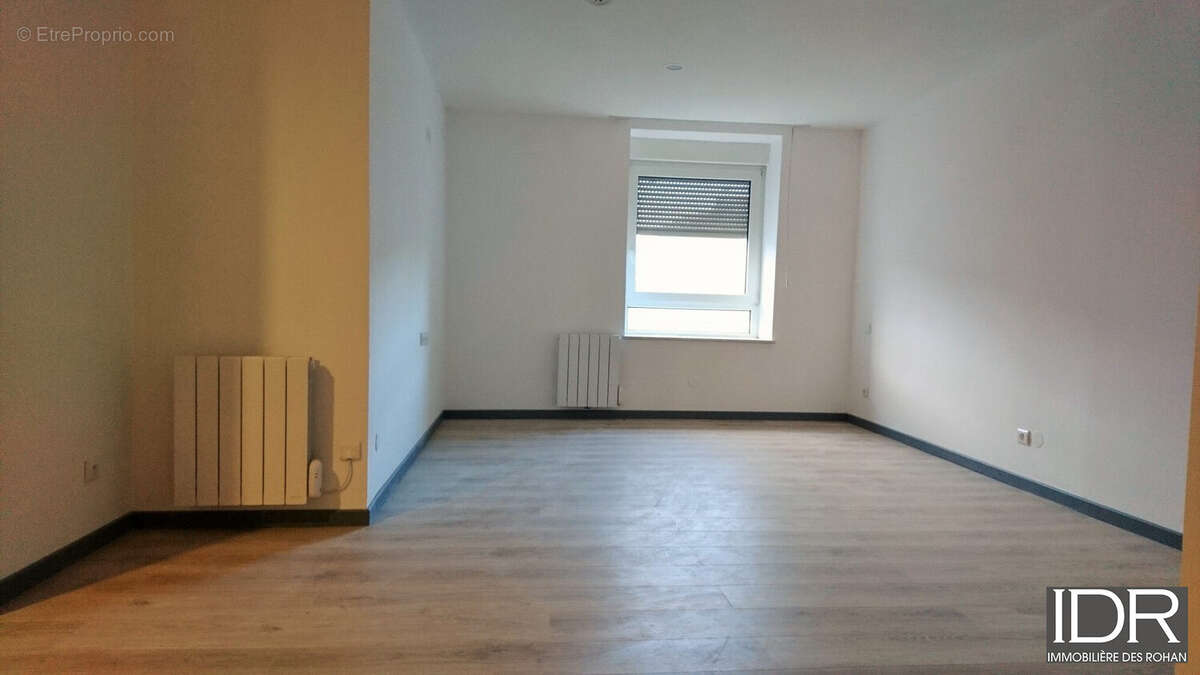 Appartement à MAIZIERES-LES-VIC