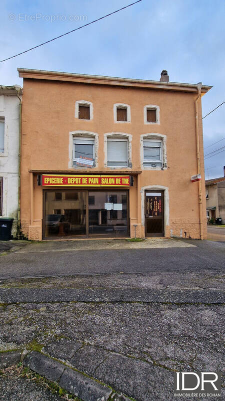 Appartement à MAIZIERES-LES-VIC