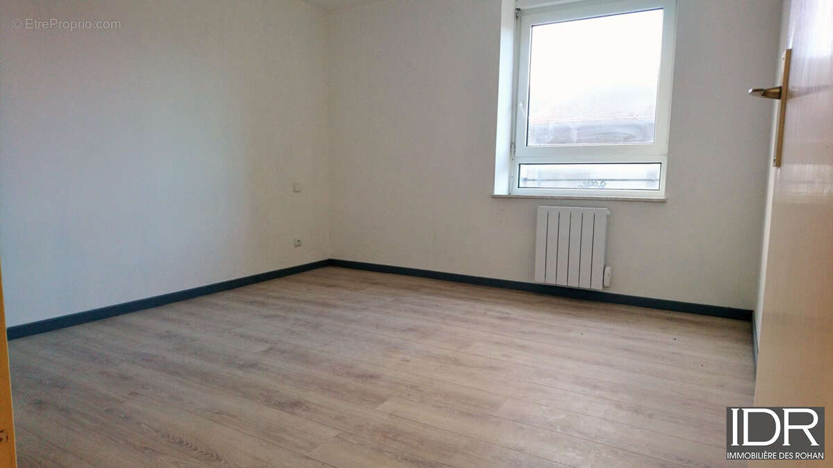 Appartement à MAIZIERES-LES-VIC