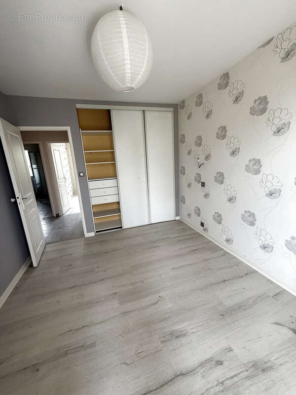 Maison à YSSAC-LA-TOURETTE