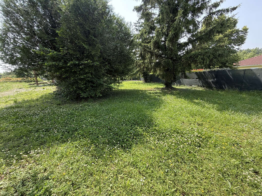 Maison à YSSAC-LA-TOURETTE