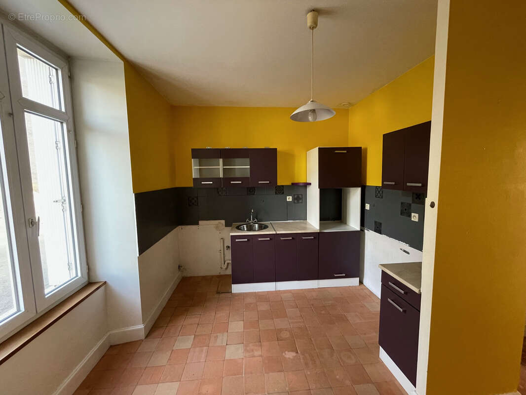 Maison à LE BOURG-D&#039;IRE