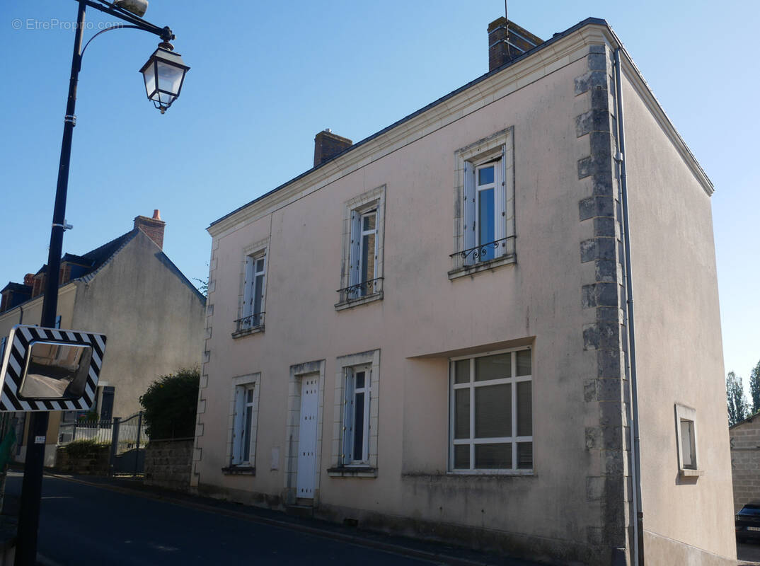 Maison à LE BOURG-D&#039;IRE