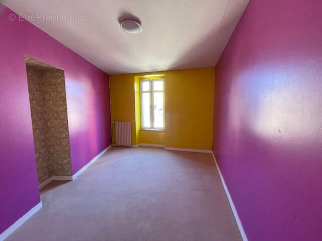 Maison à LE BOURG-D&#039;IRE