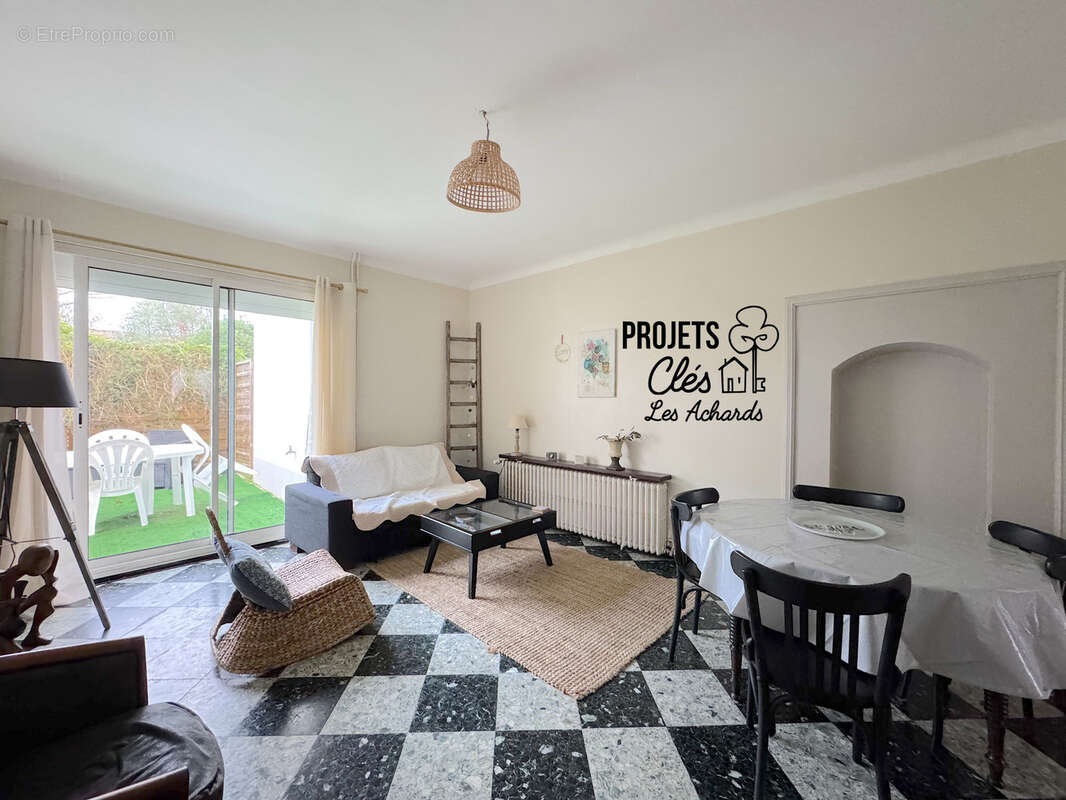 Maison à LE GIROUARD