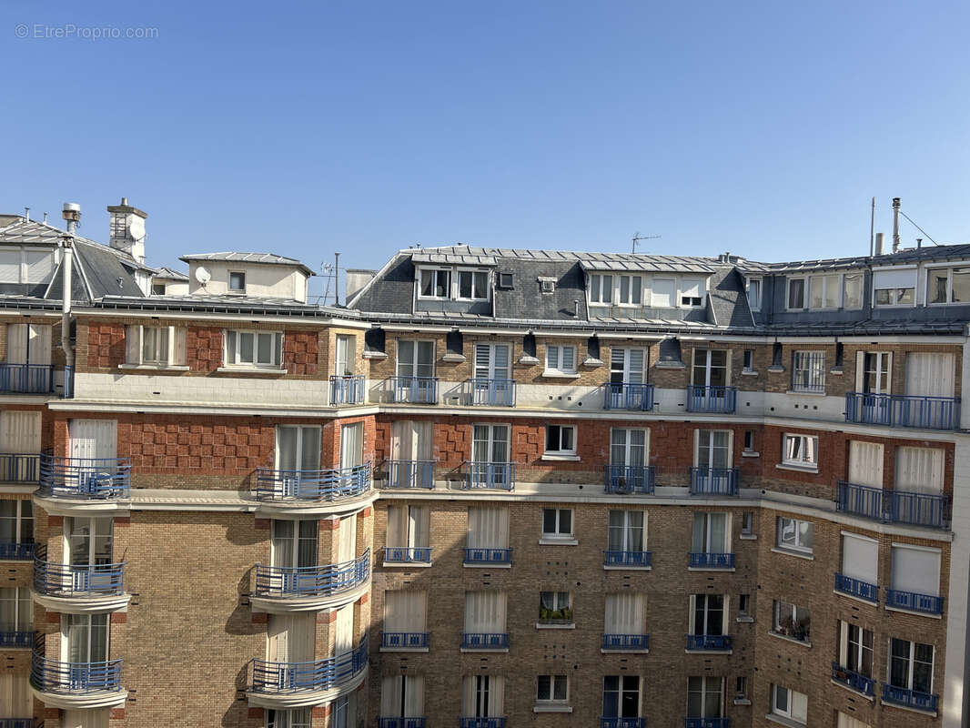 Appartement à PARIS-16E