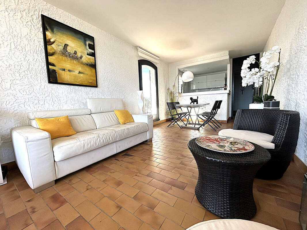 Appartement à COGOLIN