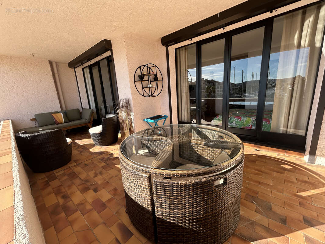 Appartement à COGOLIN