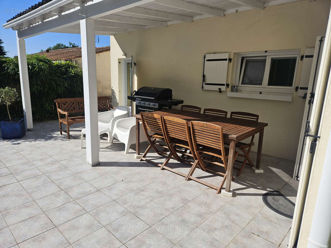 Maison à FONTCOUVERTE