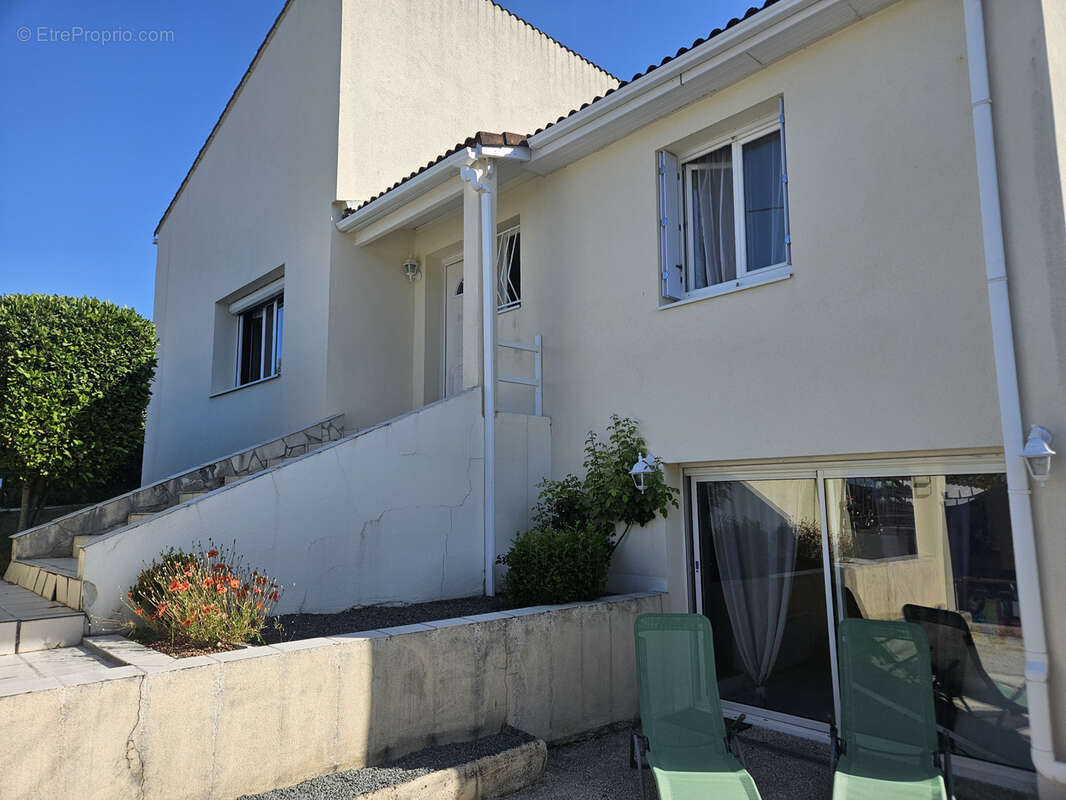 Maison à FONTCOUVERTE