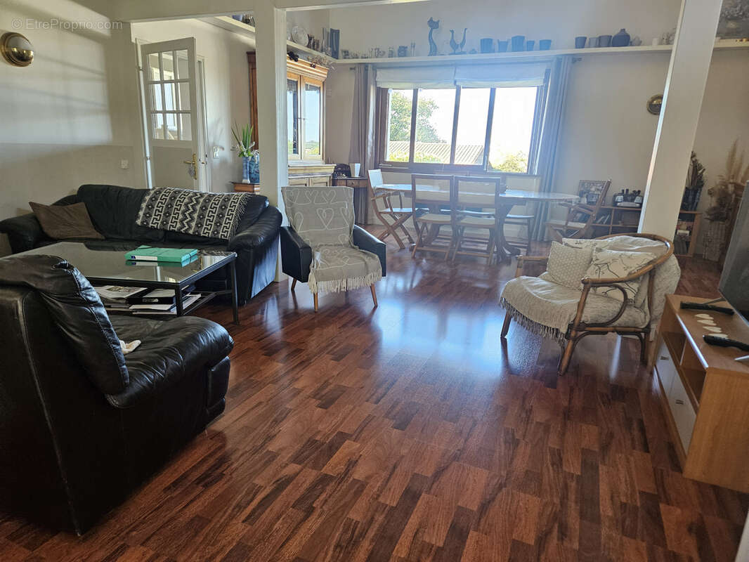 Maison à FONTCOUVERTE