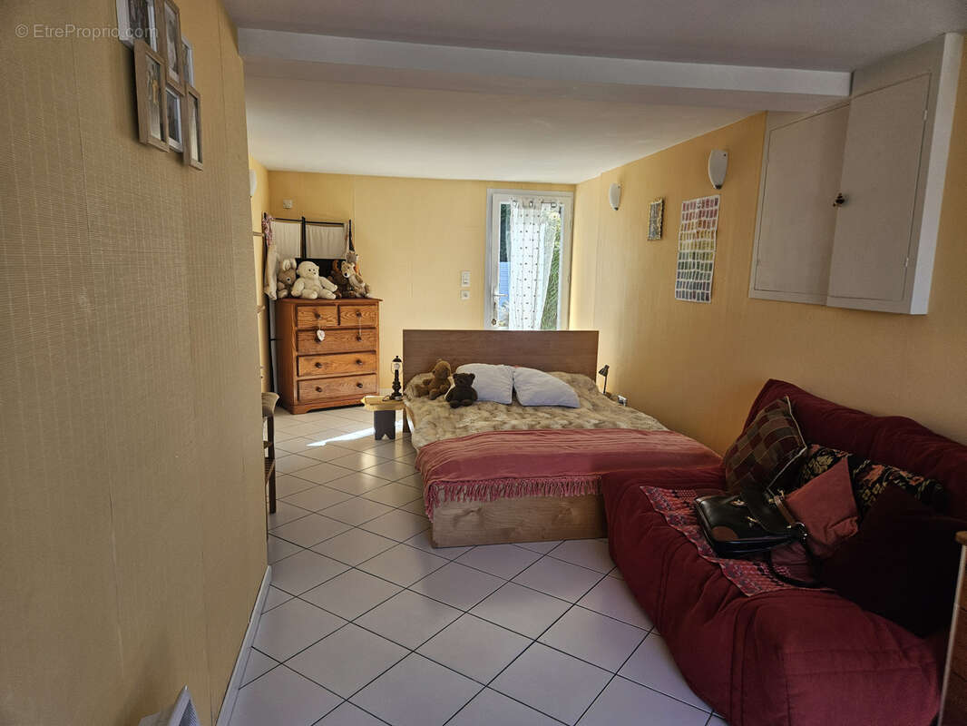 Maison à FONTCOUVERTE