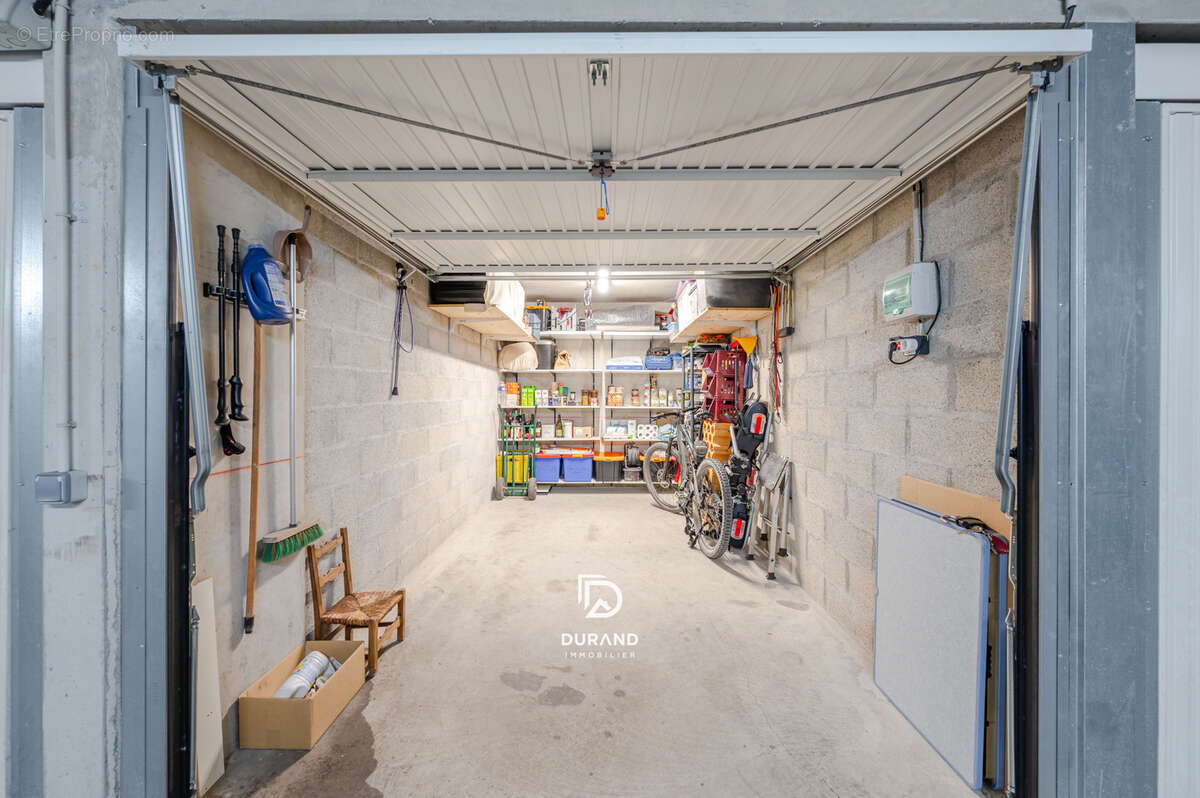 Autre à MARSEILLE-8E