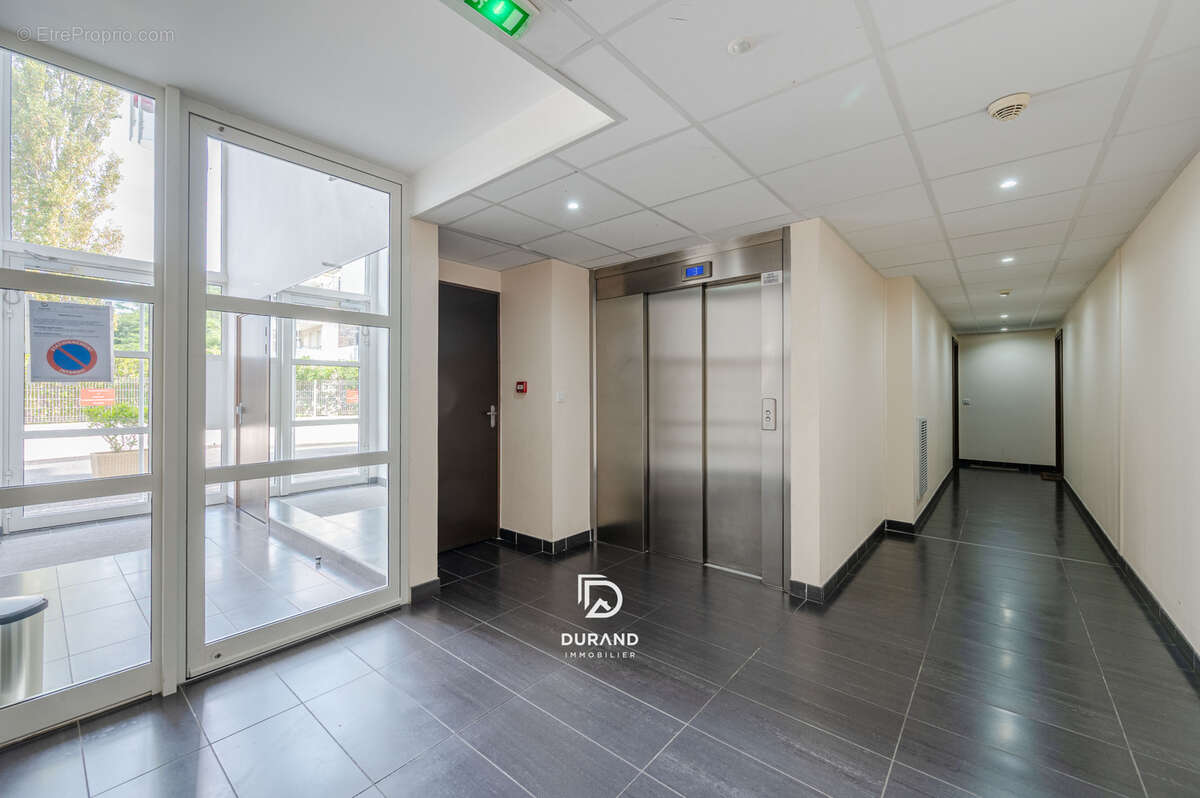 Autre à MARSEILLE-8E