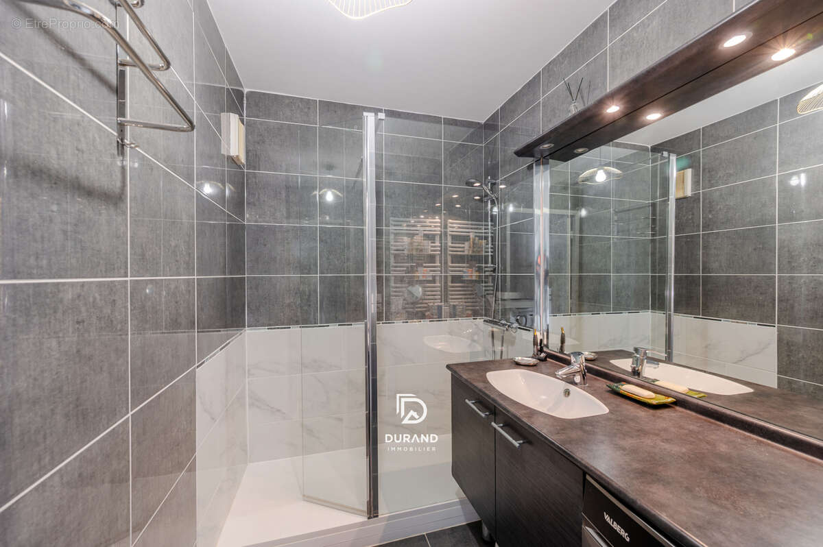 Autre à MARSEILLE-8E