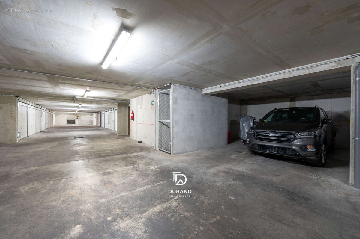 Autre à MARSEILLE-8E