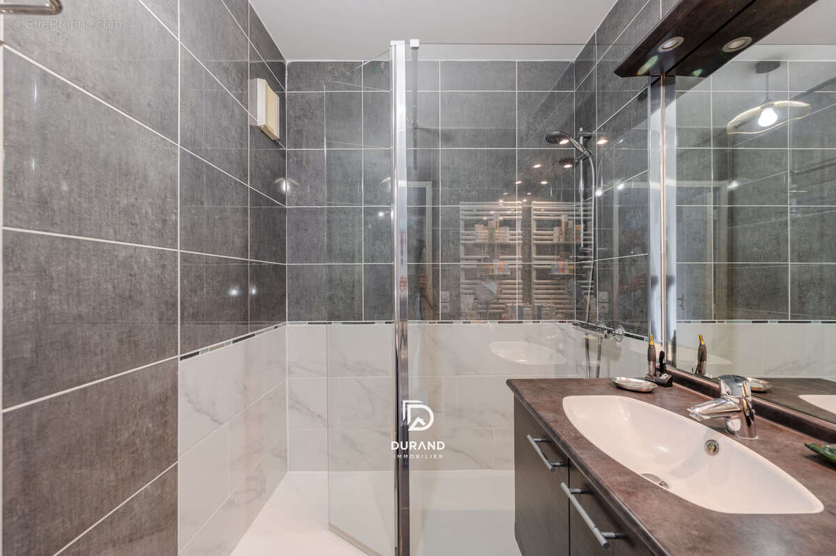 Autre à MARSEILLE-8E